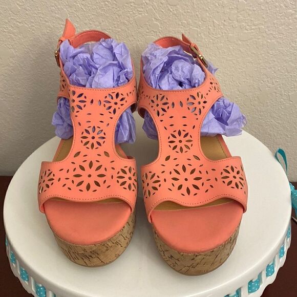 👡Cato Cutout platform Wedge Sandals. Get ready to styling for summer!! - Picture 4 of 8